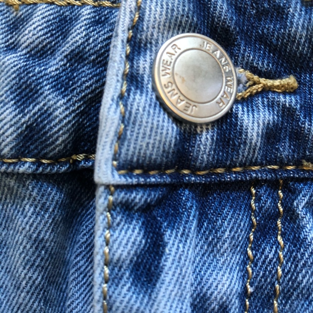 Q2 Embroidered Denim Shorts - Picture 6 of 12